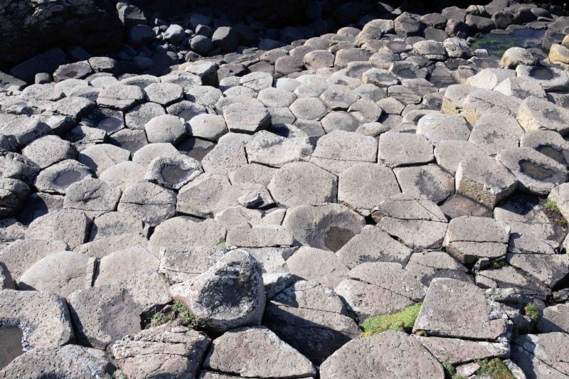 Giant's Causeway Basalt Beach.jpg